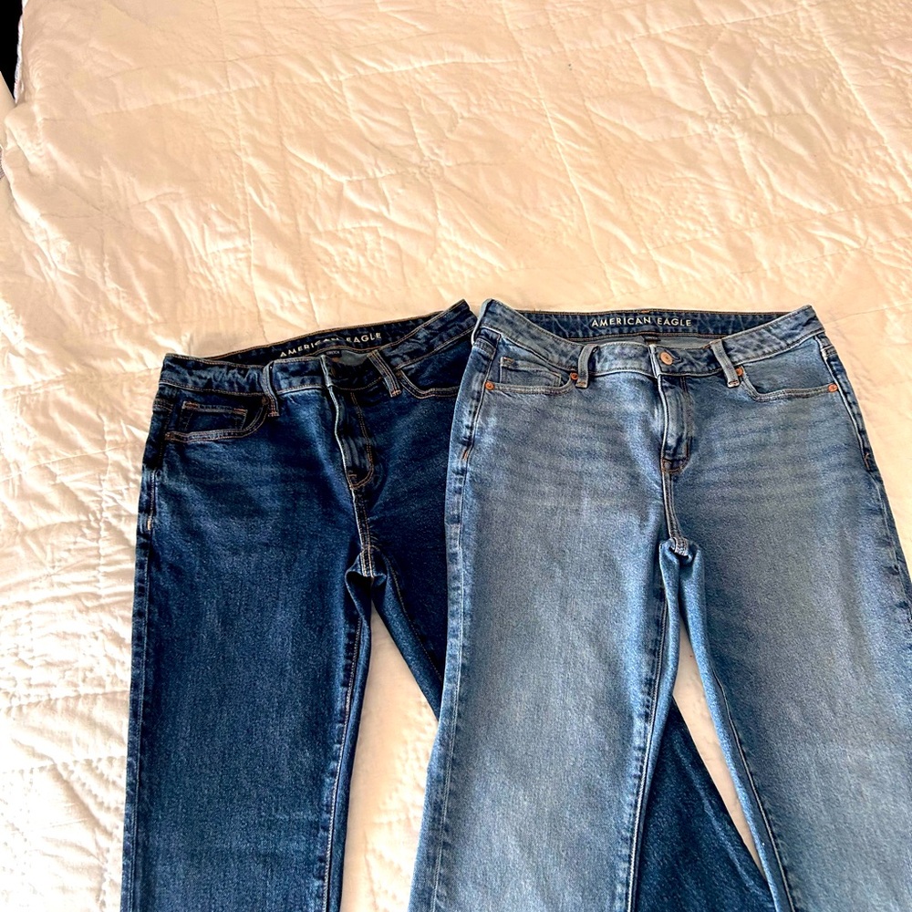 2 Pair American Eagle jeans size 4-6